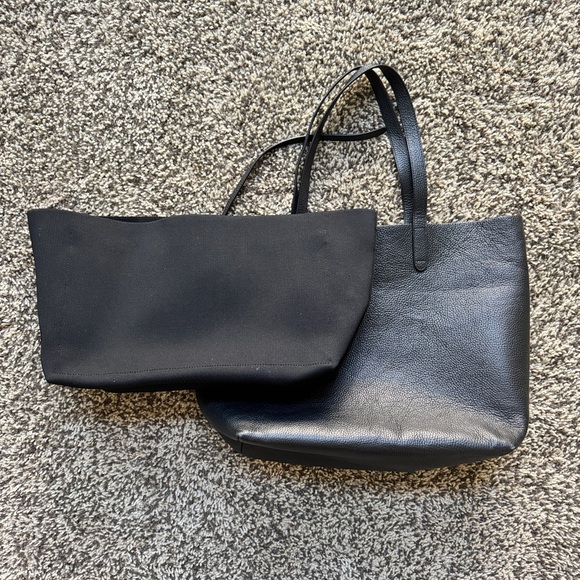 Cuyana Classic Structured Leather Tote with canvas insert - Picture 2 of 15